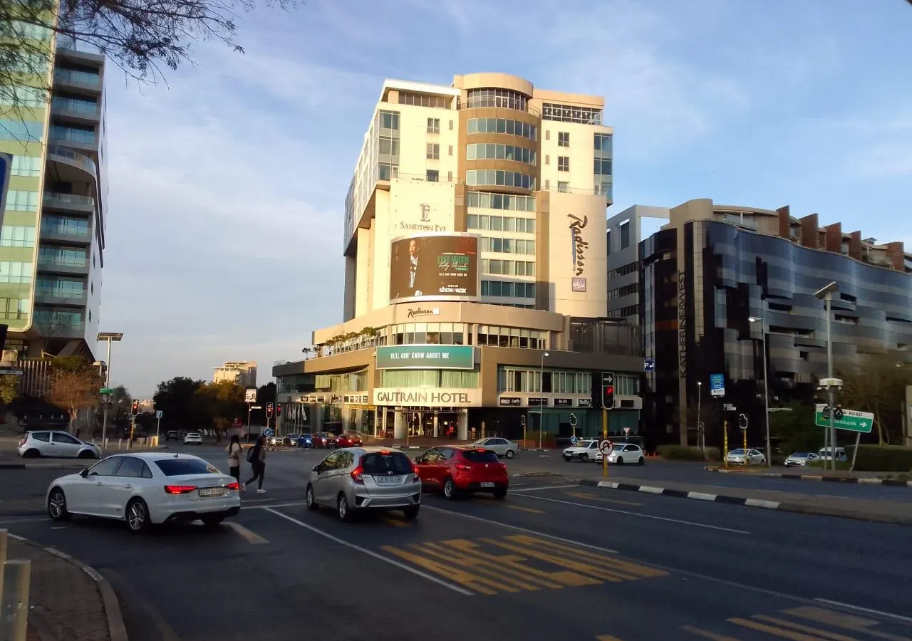 Two Different Adjacent Room X 2 By Sandton Mall 