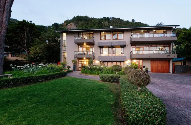 Wilderness Manor Guest House