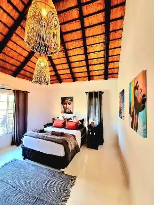 Luxury Guesthouse Co HiddenHouse – photo 4, Entire House in Kruger National Park
