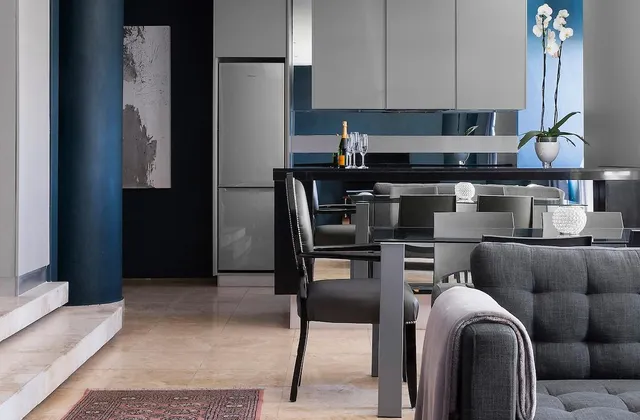 Stylish & Luxurious Unit 1602, The Franklin Jhb