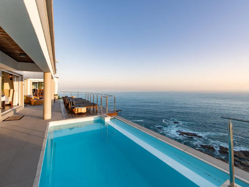 Head Over Hills Luxury Retreat