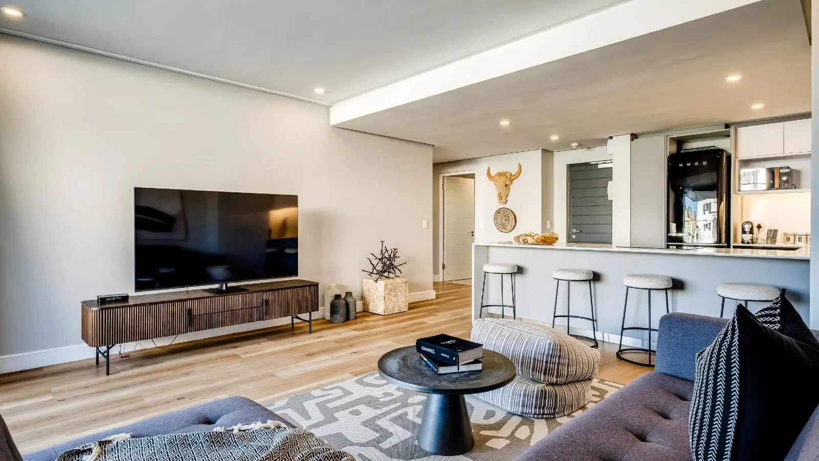 Modern Central Secure Cape Town 2bed Bantry Suite