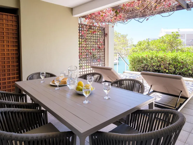 Beautiful Apartment at the Waterfront Marina  Altmore 001