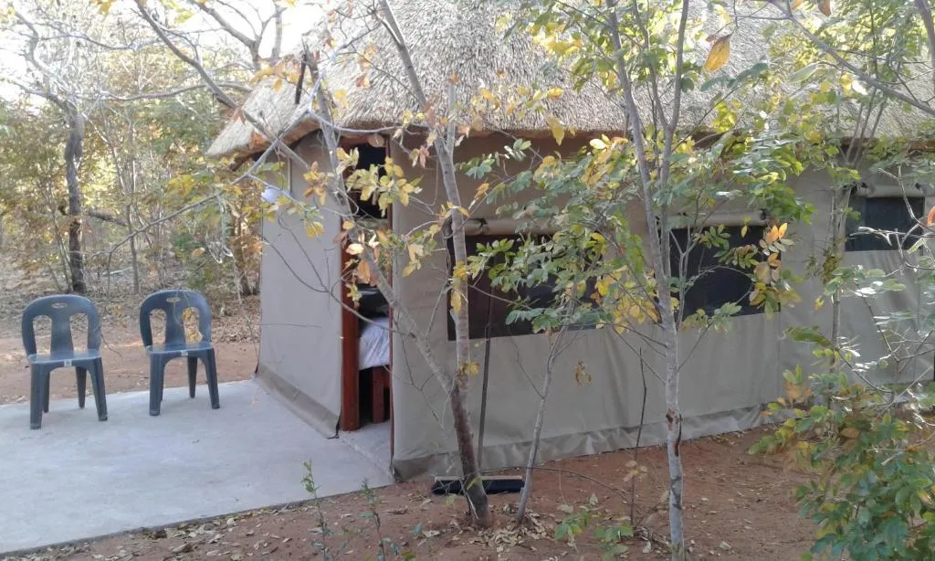 iroCK Lodge Glamping Tent suite