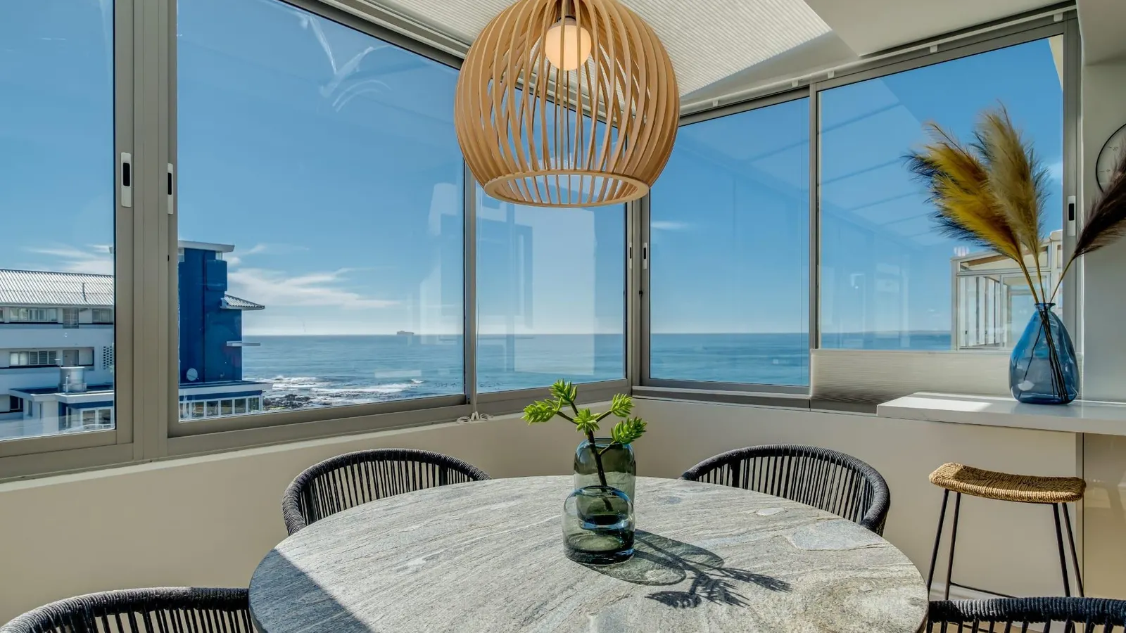 Exquisite Apartment in Mouille Point near to Golf Course