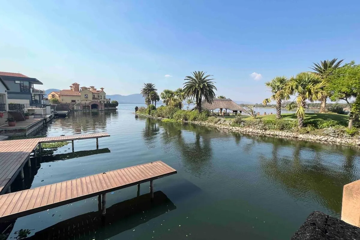 Tropical island experience hartees