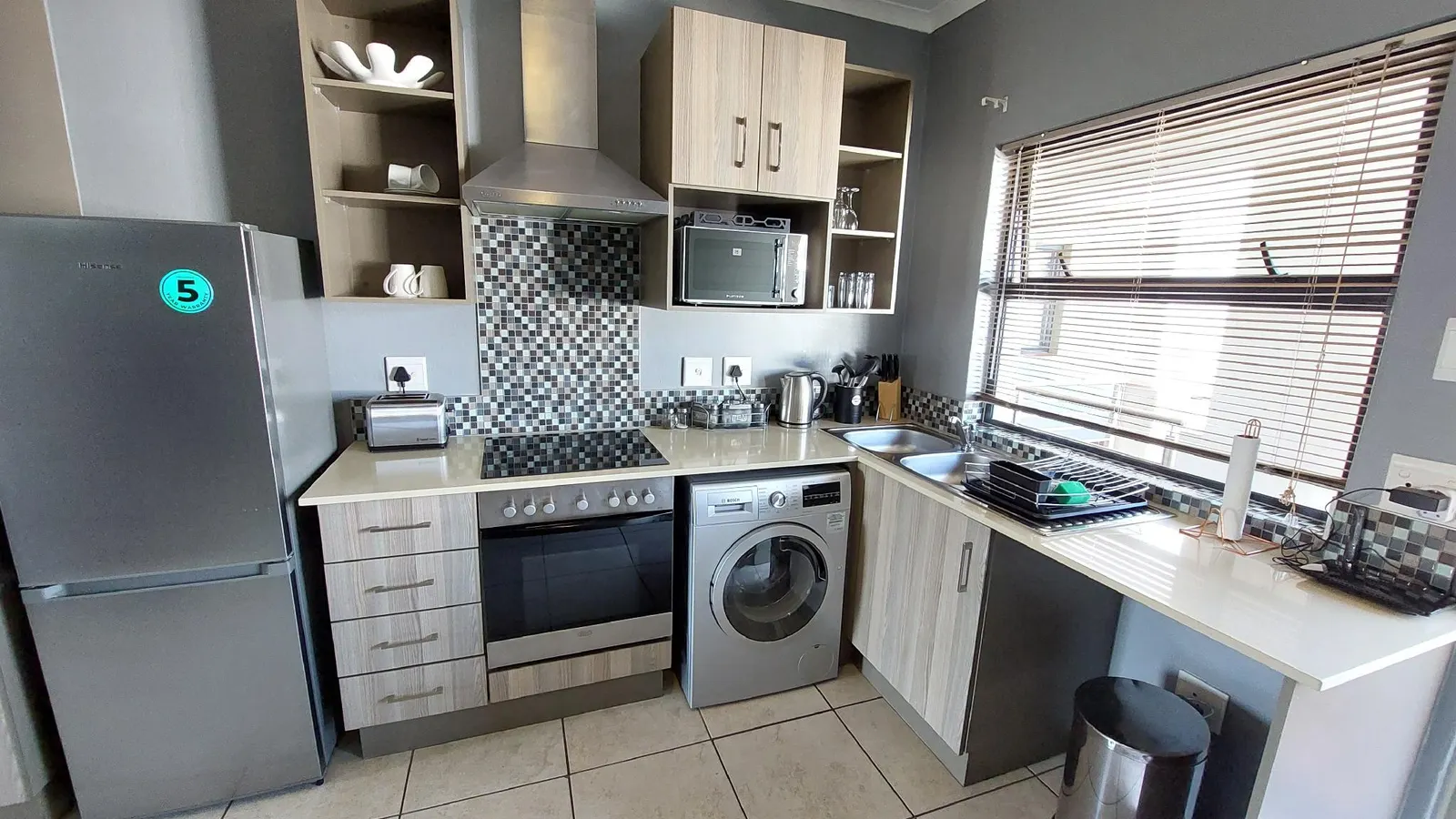 Geataway and business travellers