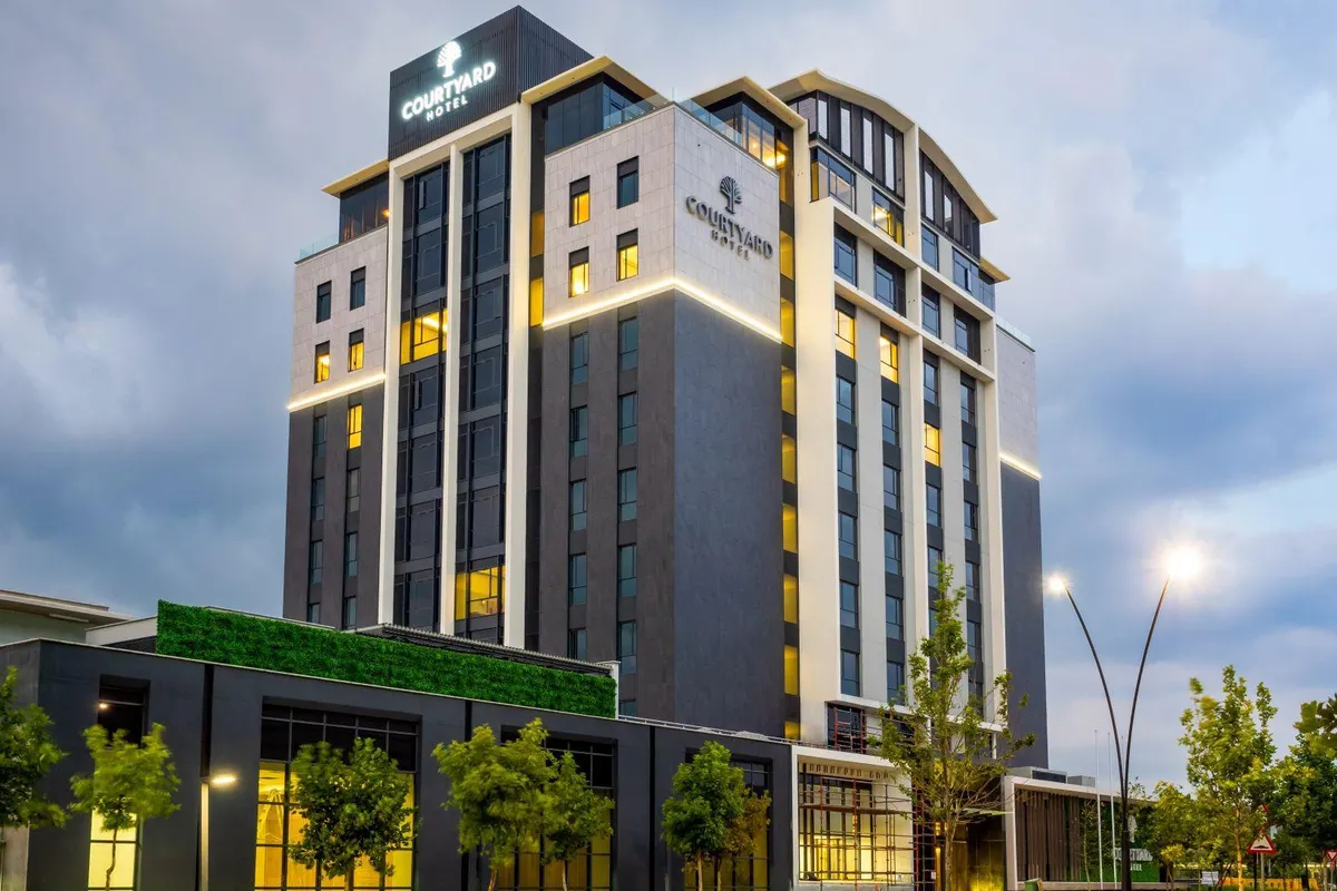 Courtyard Hotel Waterfall City