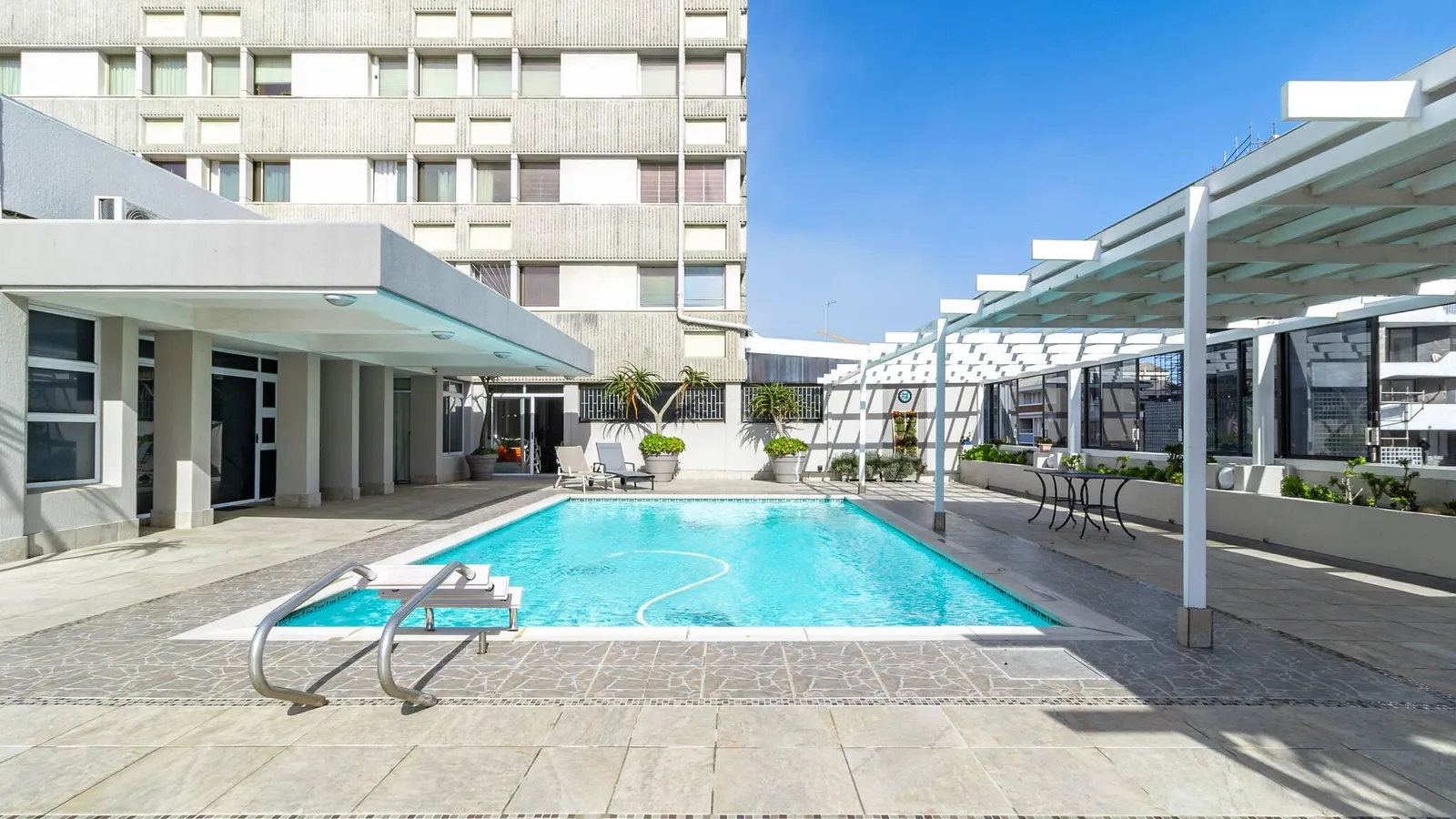 1 Bedroom Apartment, Seapoint, Cape Town