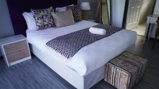 Frangipani House – photo 2, Entire House in Cape Town