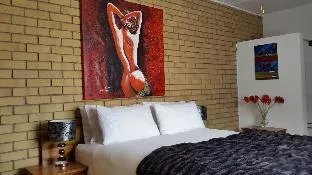 A Mountain View Country Estate