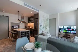 Lux City Suite - City and mountain views