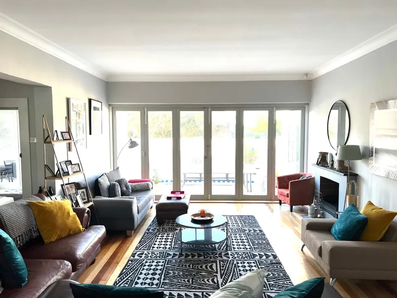 Your Home away from home, 300m from the beach 