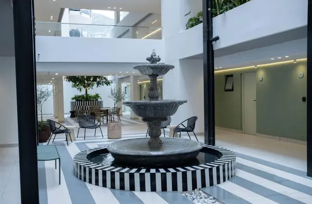 Luxurious Sea Point Apartment with Private Entrance