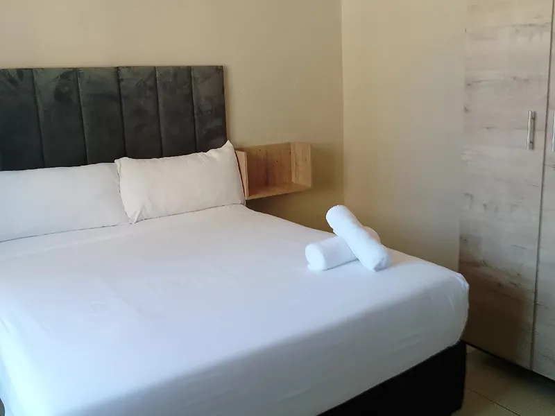 UNICITI  SELF CATERING