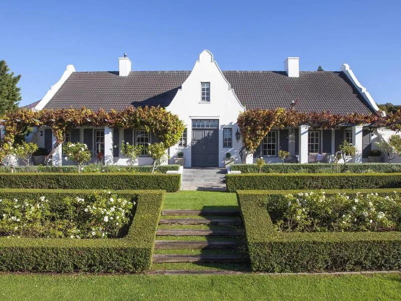 14 on Klein Constantia, Adults only