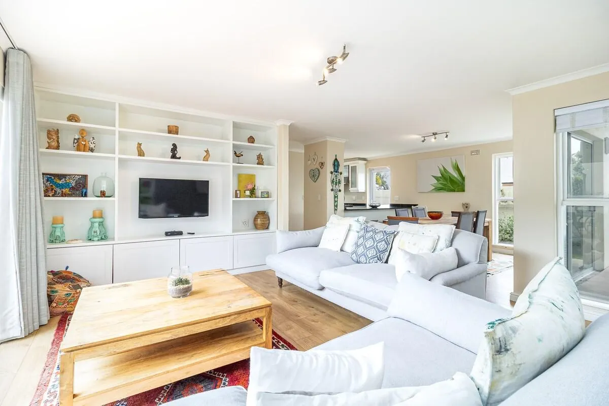 3 Bedroom Family Home - HoutBay