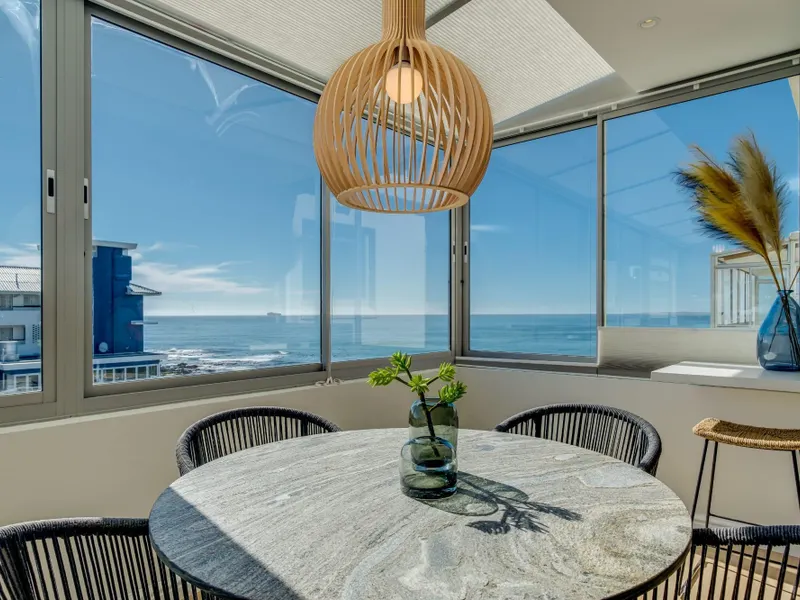 Exquisite Apartment in Mouille Point near to Golf Course