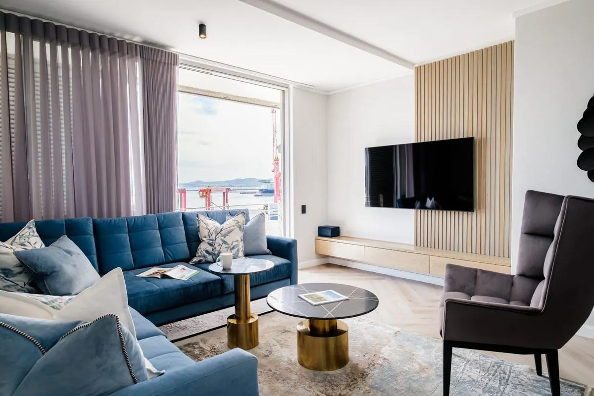 Waterfront Elegance at Harbour Bridge 413