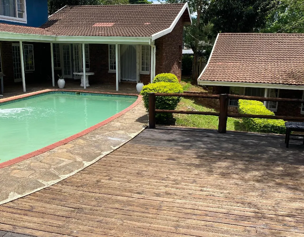 Comrades Oasis Guest House 