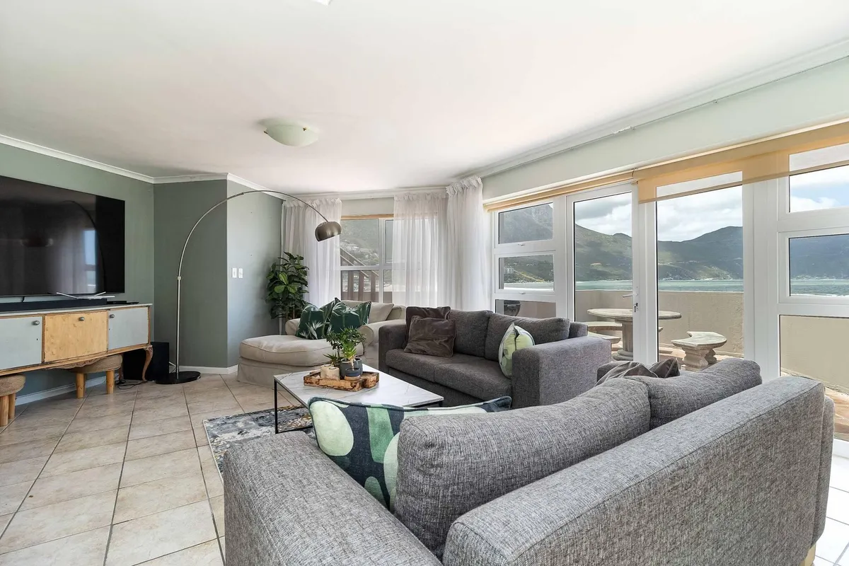 Beachfront Villa Sea Breeze, Hout Bay, Cape Town