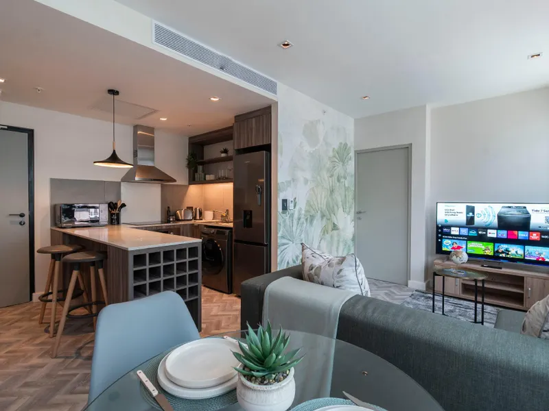 Lux City Suite - City and mountain views