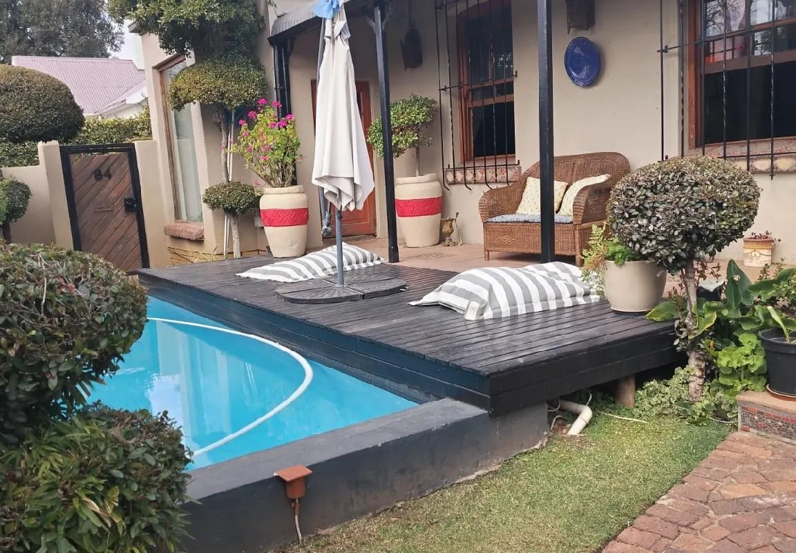84 on 4th Guest House