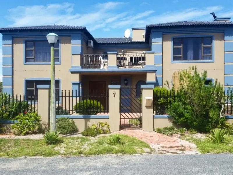 The Blue Tuscan Villa