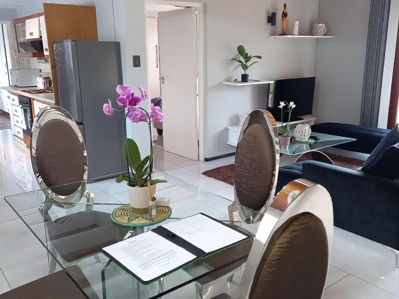 Crest Farm - Self-catering 2-bedroom, Wi-fi, Views, Swiming Pool