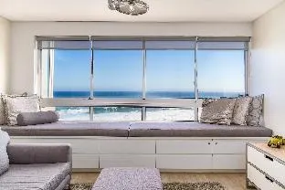 Ocean Front Apartment w Sea Views  Pleasant Ways