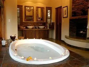 Tuningi Safari Lodge – photo 4, Hotel in Madikwe Game Reserve