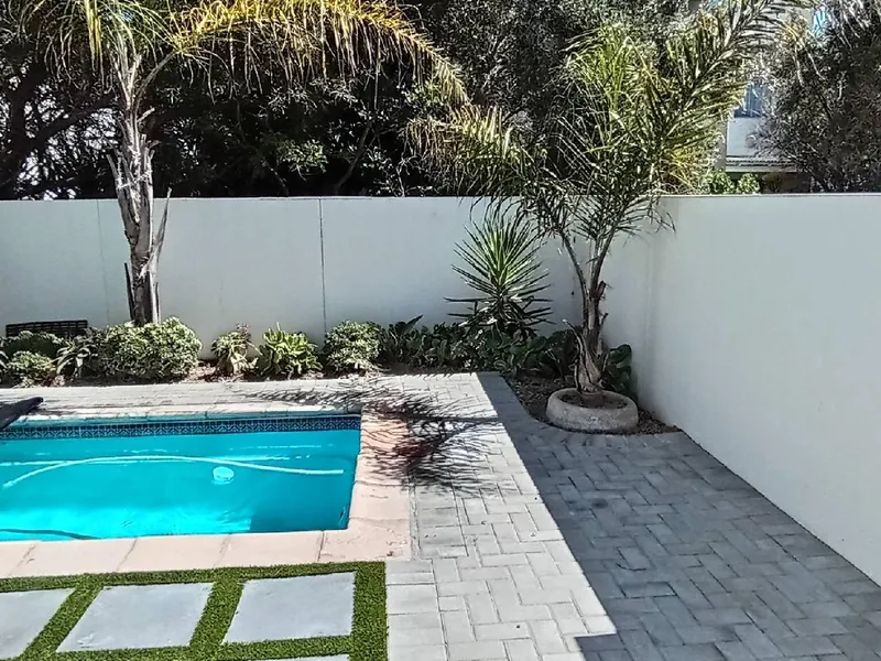 Relax in Style at La Kruger Blue, Langebaans Premier Holiday Home