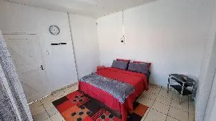 The Office - 5 Self Catering Rooms With Bathroom 