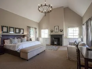 Chartwell Castle & Guest House – photo 3, Bed and breakfast in Johannesburg