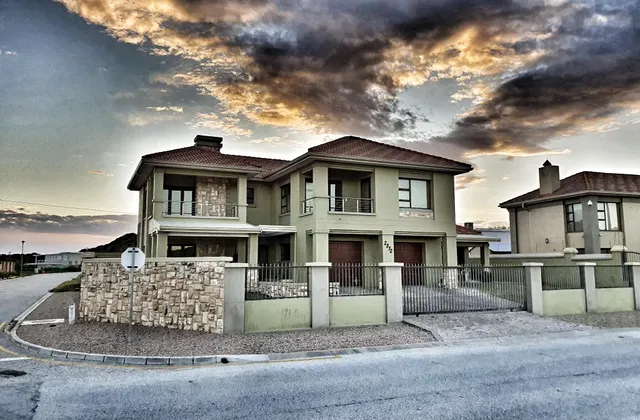 Luxury Beachhouse Villa II