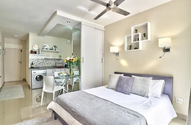 Studio apartment with private access