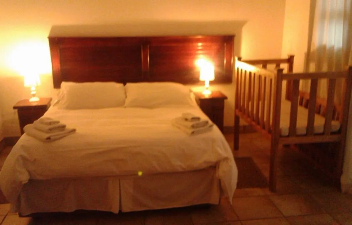 D & H Guesthouse Apt 8 Deluxe Family Unit