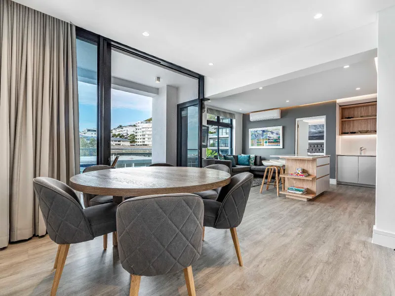 Strand Beach, Magnificent two bedroom Apartment... Sea Point