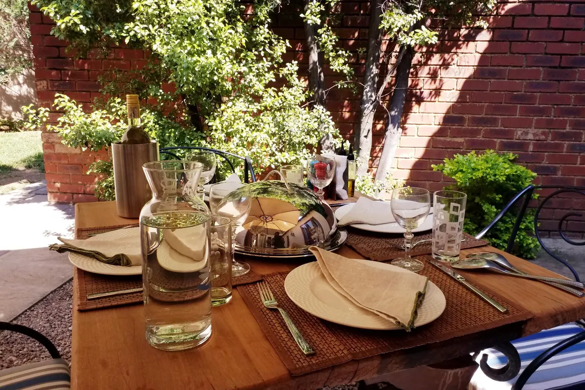 Alexandra Luxury Guest Suites 