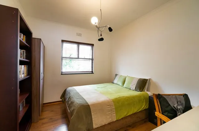 Homely,fit to corporate and surfers, wifi, parking