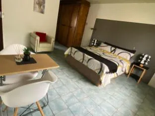 Deluxe En-suite (Pool)