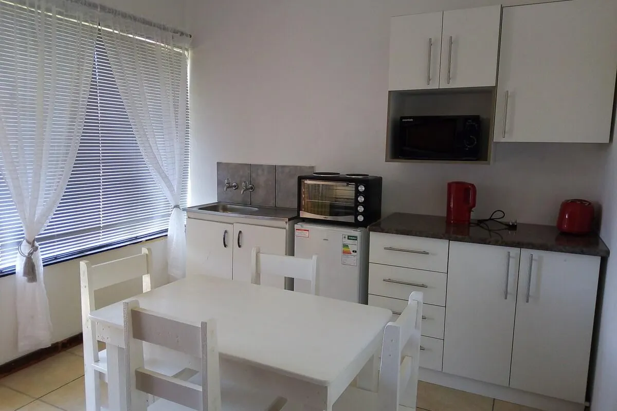 Spacious 1bed + braai 13km to Paternoster beach