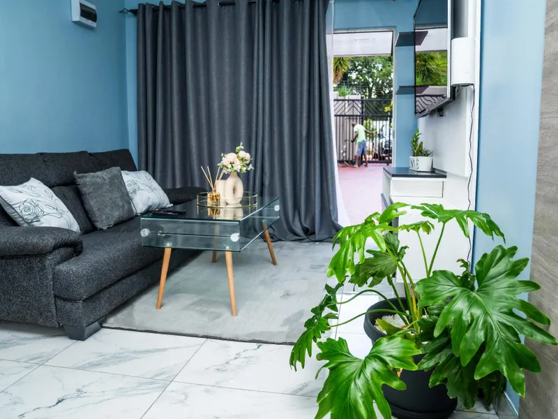 Modern,Spacious Space with back up power & Netflix