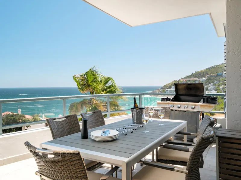 Stylish and Secure Camps Bay Holiday Apartment 9 N