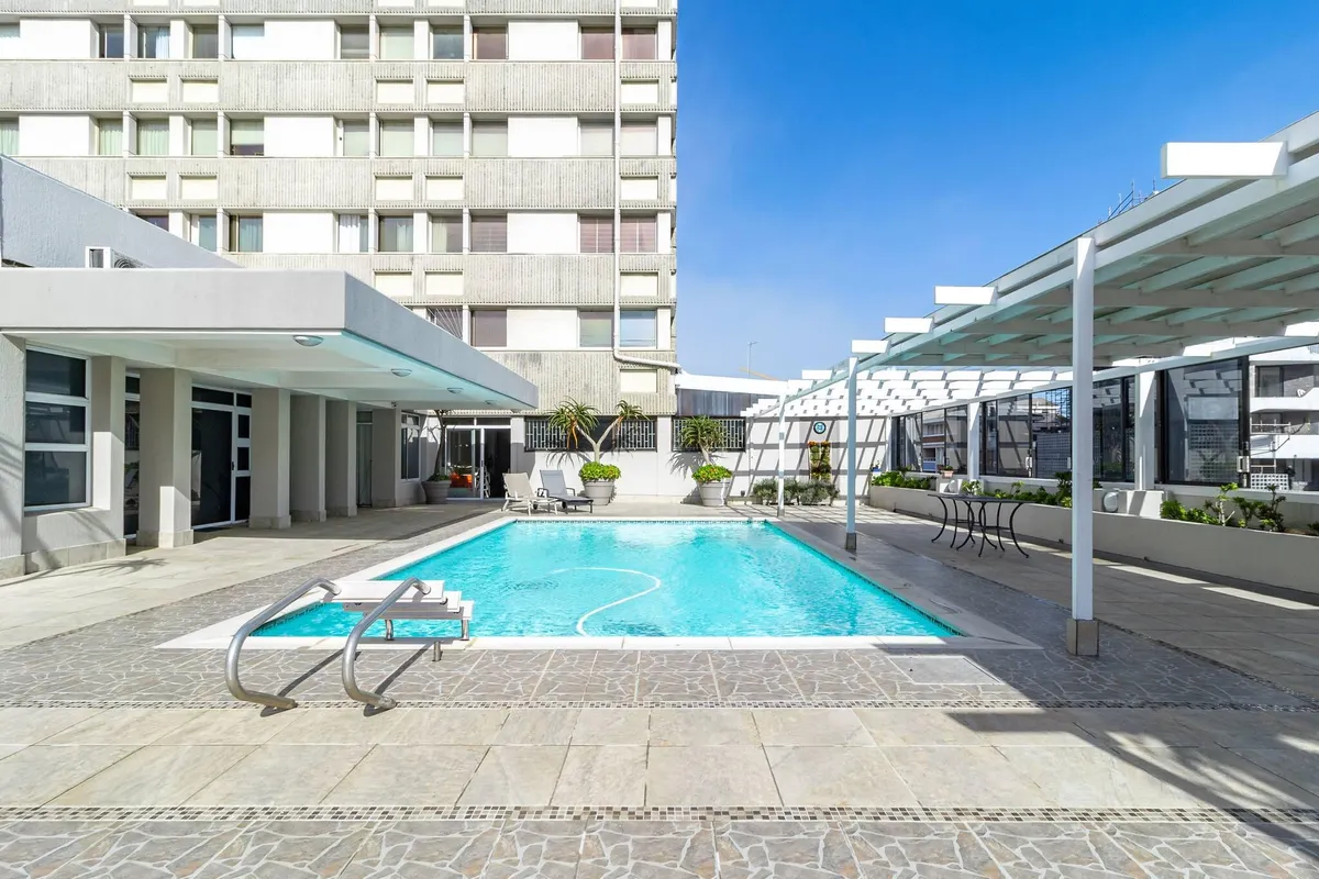 1 Bedroom Apartment, Seapoint, Cape Town