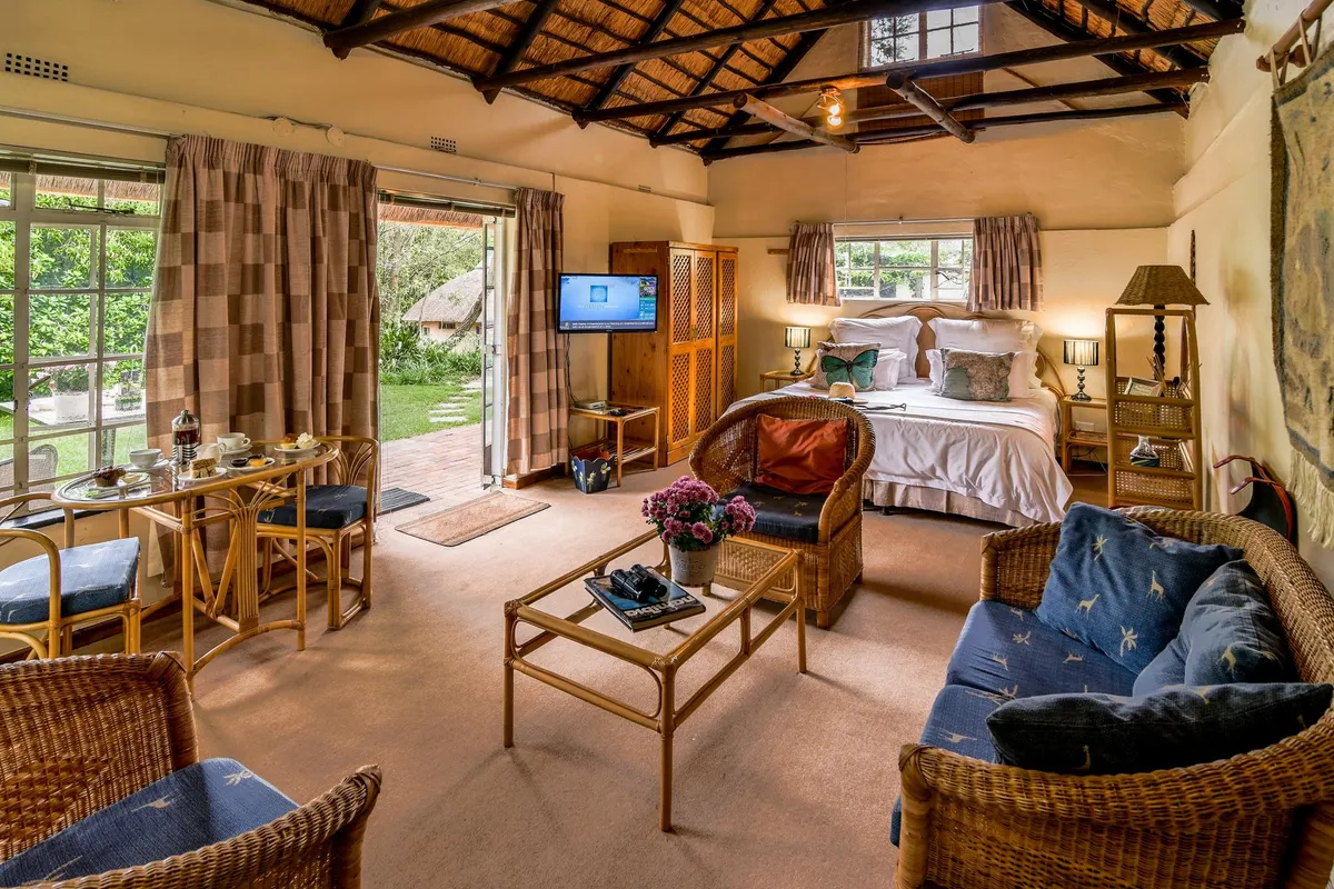Charming Yellowwood cottage for 2 people in spacious garden
