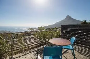 Camps Bay studio apartment - The Crystal                                        