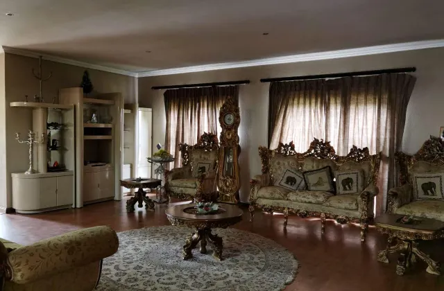 Equator Palace Lodge