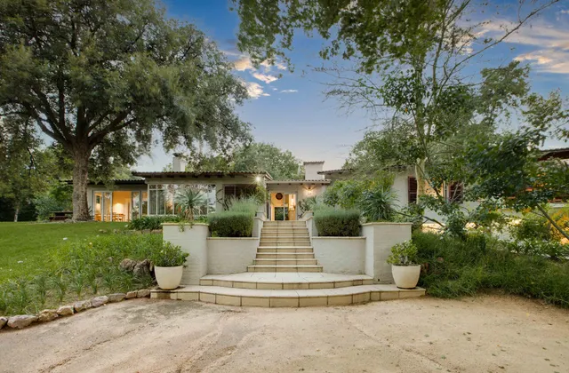 Amberhall Guesthouse