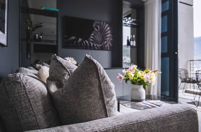 Stylish one bedroom with great Table Mountain view